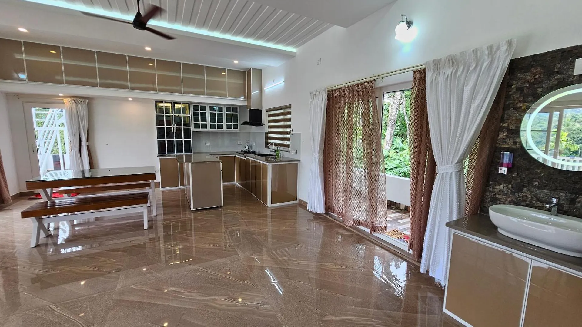 Uthuppan'S Holiday Home Munnar Homestay